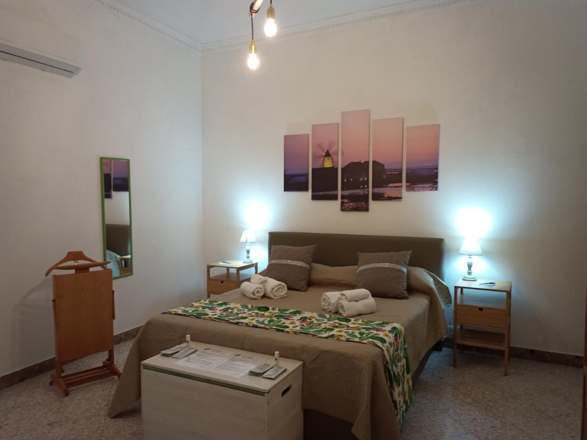 Casa Vacanze Ni Nuccia Trapani Exteriör bild